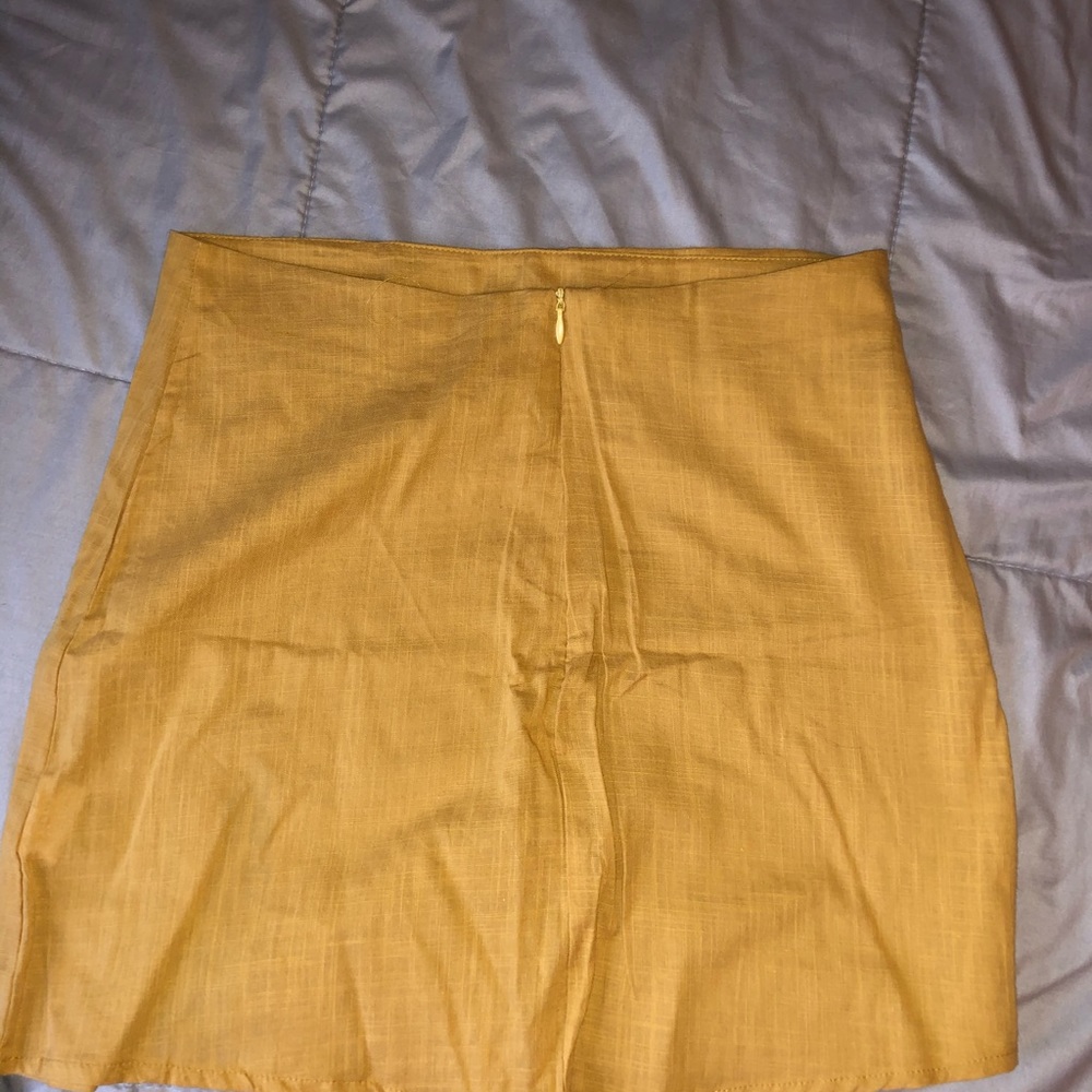 Mini Skirt💫 - Picture 2 of 2